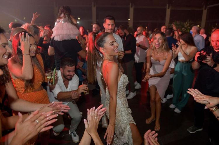 אור זרקורים: החתונה של המשפיענית שיר ממן 22