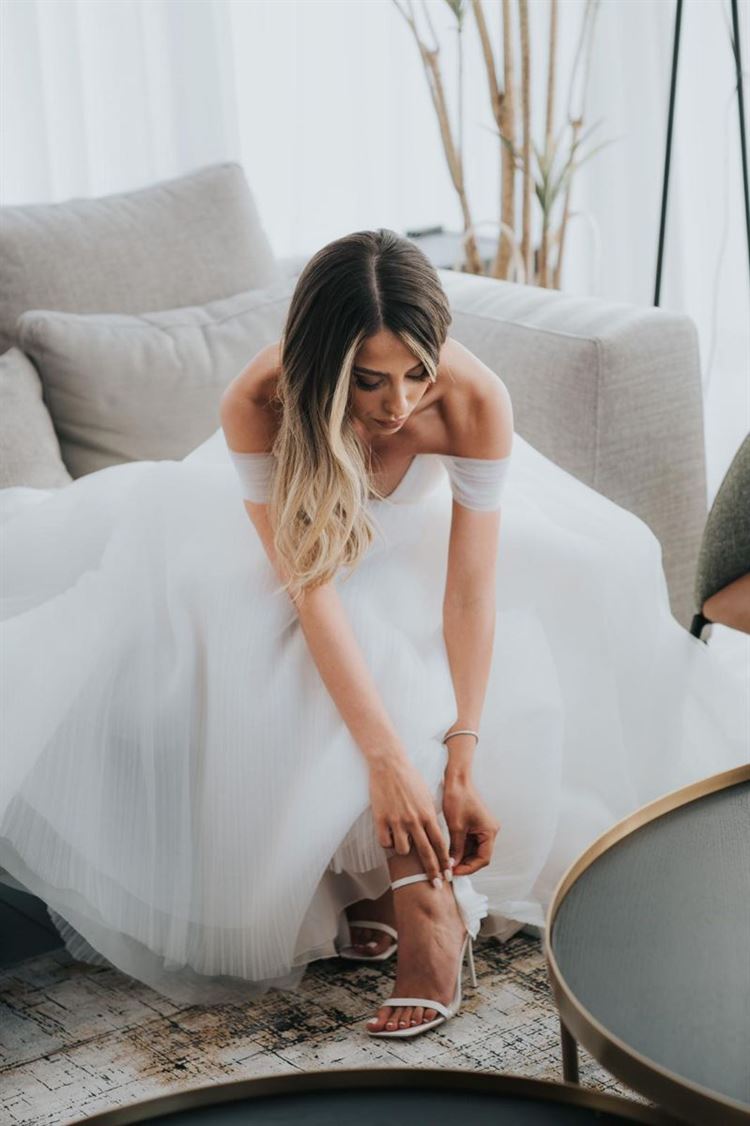 אופיר בשמלת כלה מסטודיו שמלות הכלה עמנואל (צילום: דוקו צלמים)