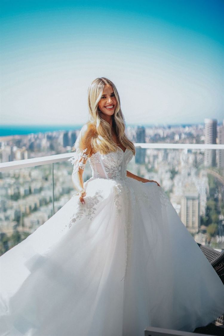 שיראל מתארגנת לחתונה (צילום: אליאורה)