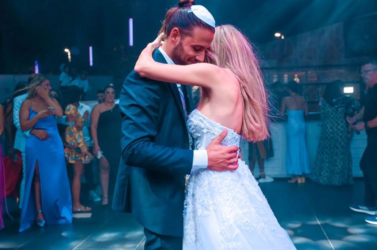 על רחבת הריקודים (צילום: אליאורה)