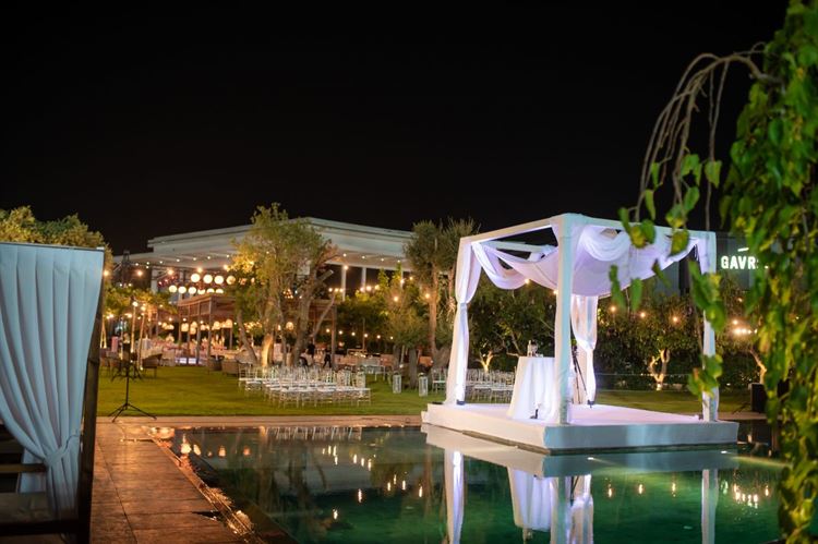 החופה באולמי גבריאל בנס ציונה (צילום: אלון גרובר)