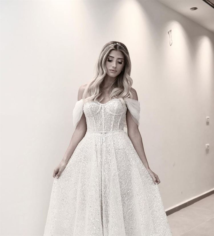 קולין בשמלת הכלה של ברטה (צילום:בראשית)