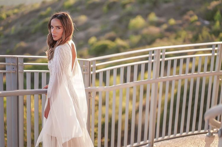 חן נראית נפלא בשמלת כלה של יוסי מזרחי (צילום: לירוי ואביעד צילומים)