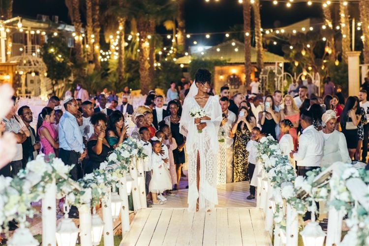 קבלו את הכלה נוי, מזל טוב! (צילום: שיצו צלמים)