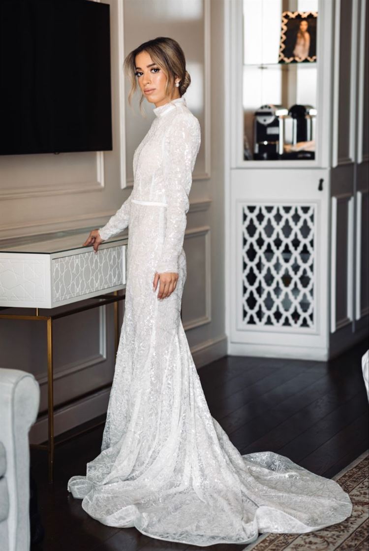 שמלת הכלה הראשונה והצנועה שעיצבה הודיה וקנין, קלאסית (צילום: אלכס ודוד)