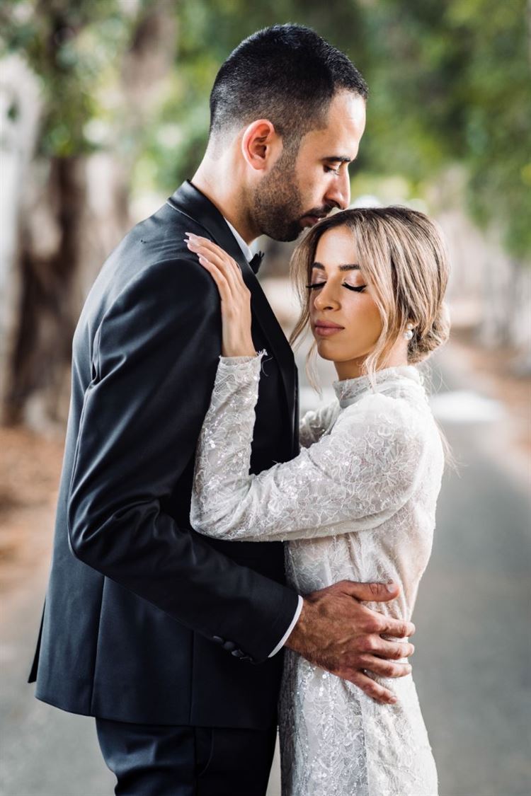 מקודשת, מקודשת (צילום: אלכס ודוד)