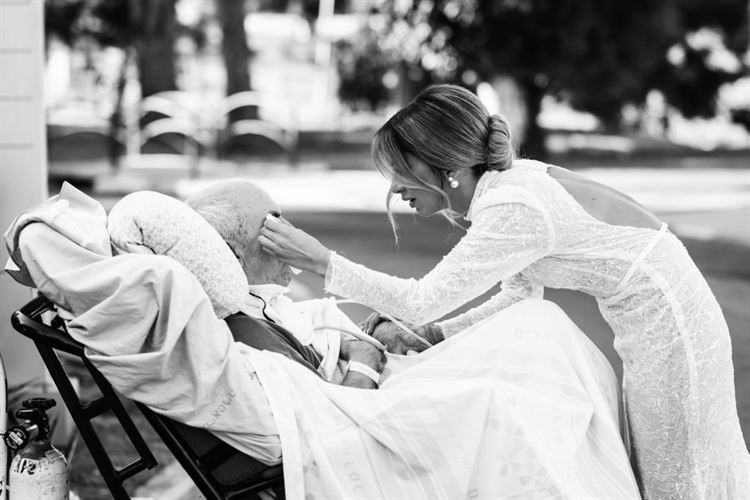 הרגעים המרגשים עם אבא (צילום: אלכס ודוד)