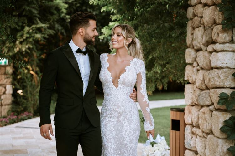 שיר נראית מושלמת בשמלה של מעצבת שמלות הכלה ברטה (צילום: אלמוג גבאי)