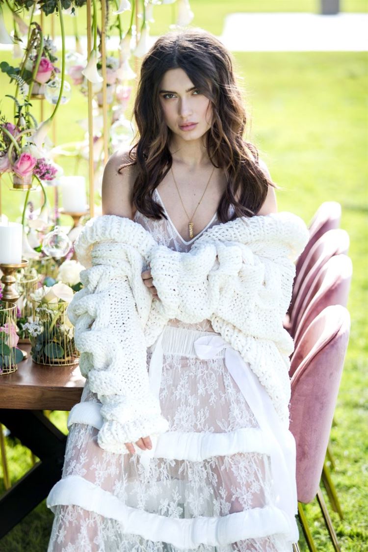 מושלמת לחורף, שמלת כלה בעיצוב ויוי בלאיש (צילום: וואלה! מזל טוב)