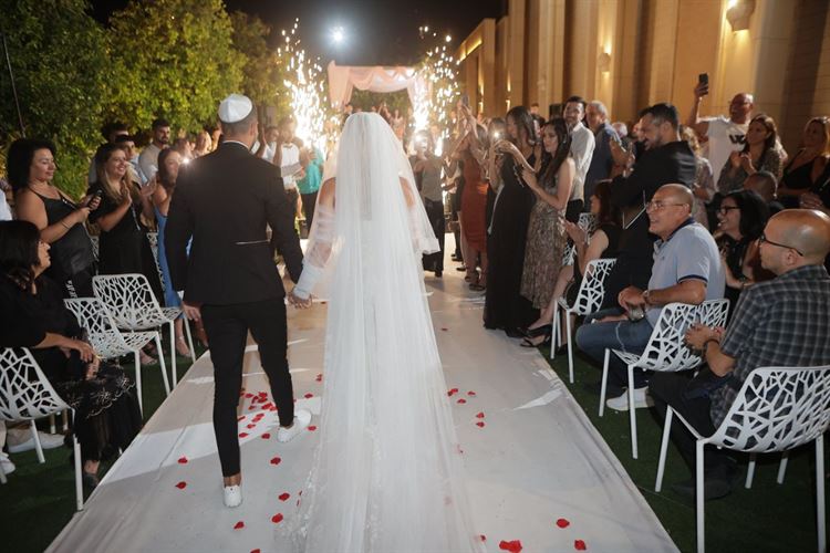 נכנסים לחופה עם ביצוע של אושר ביטון (צילום: שלומי בסו)