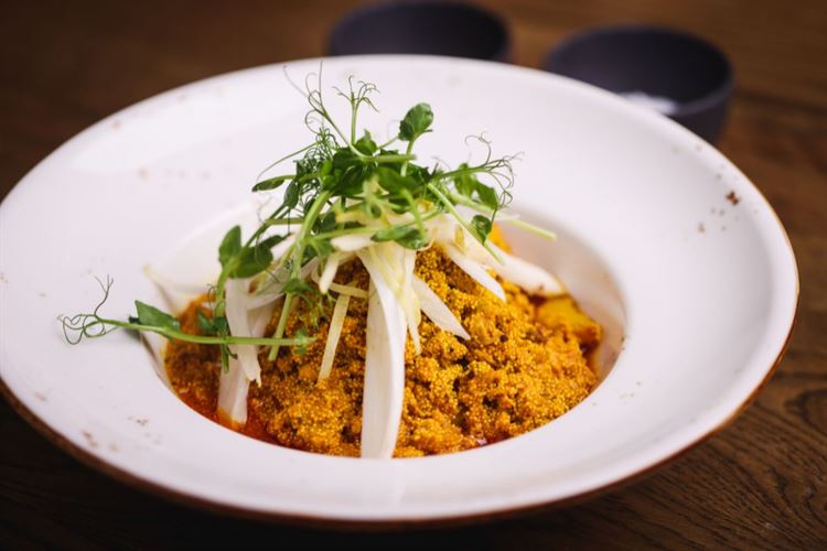 הצצה אל תפריט 2022 של חצר המלכה (צילום: וואלה! מזל טוב)