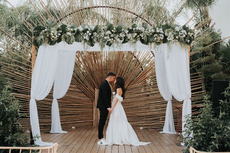 החופה במתחם אירועים מפואר והיוקרתי (צילום: שי בוזגלו)