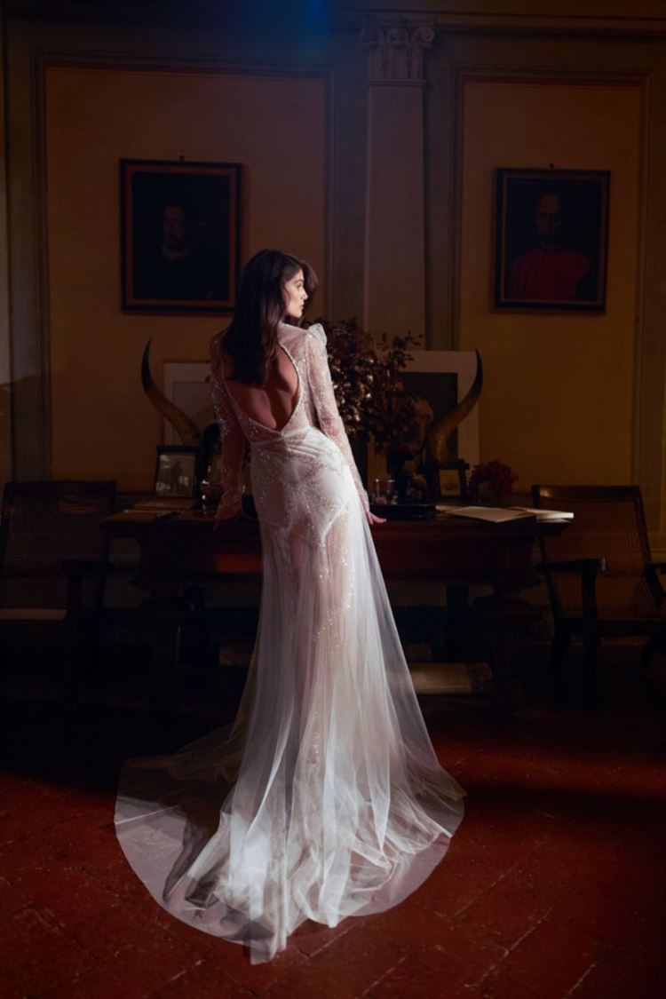 קולקציית 2022 בעיצובה של ענבל דרור (צילום: אלון שפרנסקי)