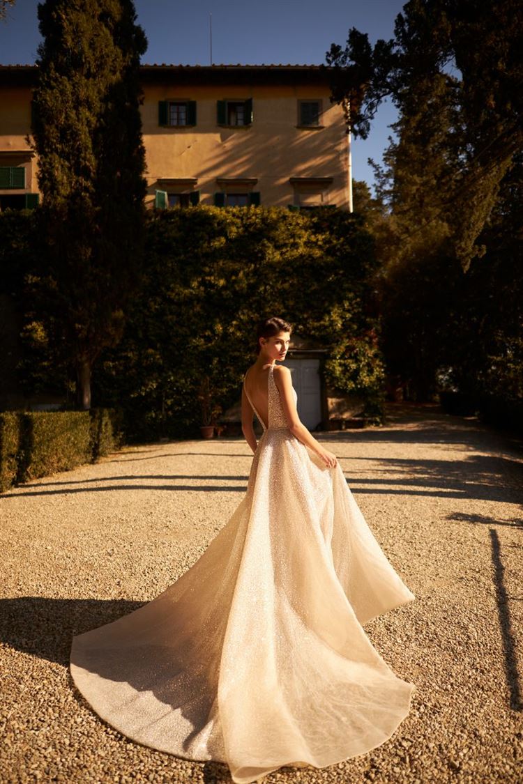 קולקציית 2022 בעיצובה של ענבל דרור (צילום: אלון שפרנסקי)