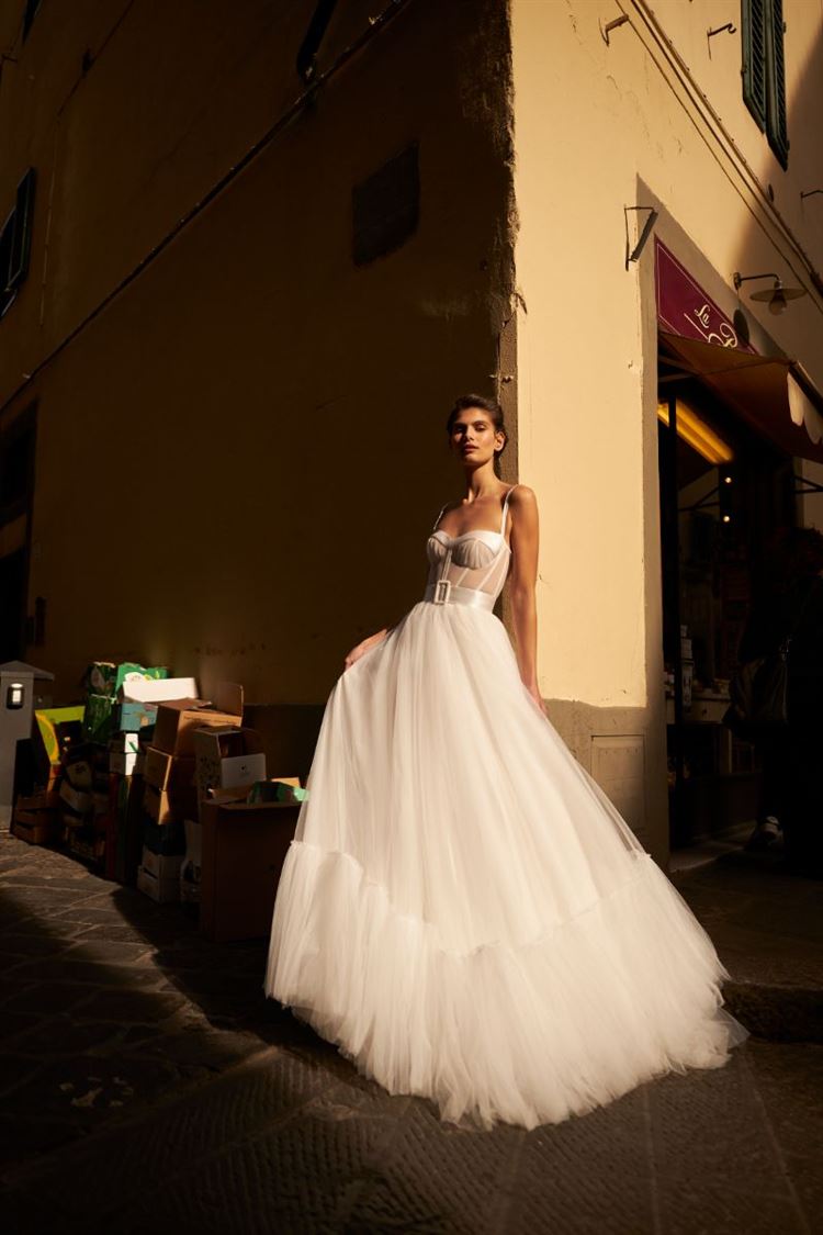 קולקציית 2022 בעיצובה של ענבל דרור (צילום: אלון שפרנסקי)