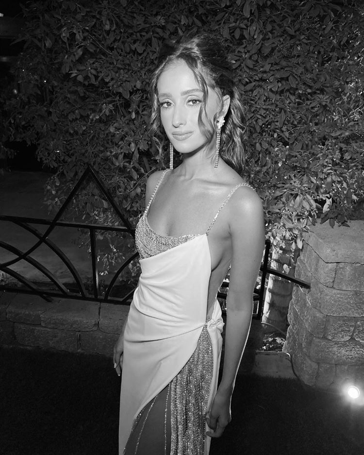 קוראל בשמלה השנייה של דימיטריוס דליה (צילום: קמליה)