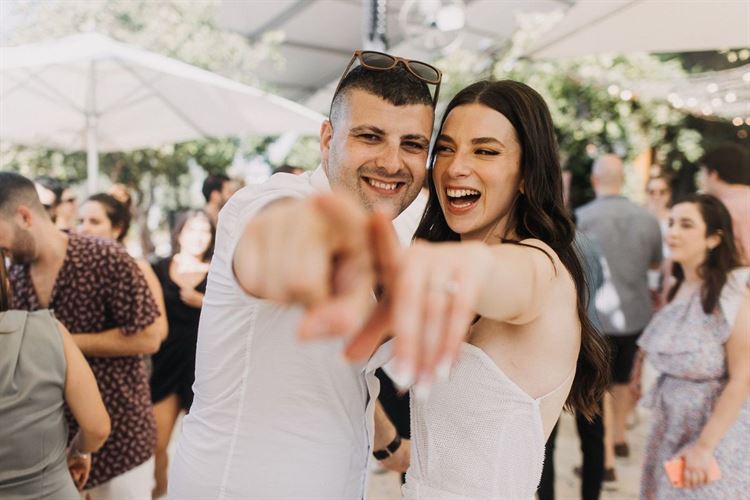 הזוג המאושר, מתן וסיון. מזל טוב! (צילום: תום סיימון)