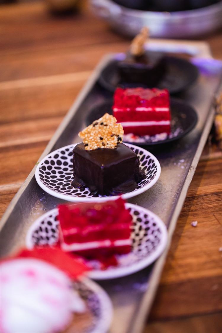 הצצה אל המנות של ויגו (צילום: וואלה! מזל טוב)