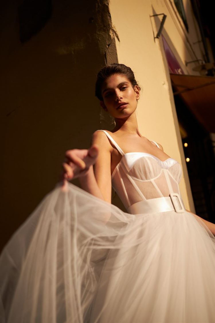 שמלת כלה בעיצובה של ענבל דרור (צילום: יחצ)