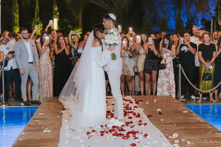 ההתרגשות בשיאה בגן האירועים (צילום: יוניק פוטוגרפי)