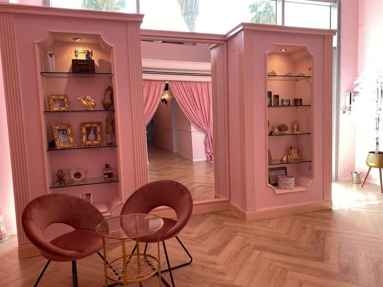 הצצה לסטודיו הכלות החדש של גלית רוביניק (צילום: באדיבות גלית רוביניק)