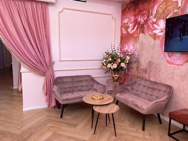 הצצה לסטודיו הכלות החדש של גלית רוביניק (צילום: באדיבות גלית רוביניק)