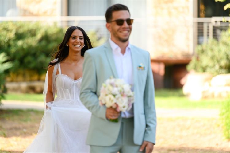 מוכנה לפגוש את מי שיהיה בעלה בעוד כמה שעות (צילום: אלעיד סאסי)