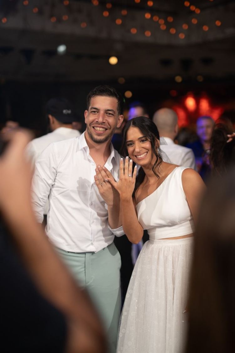 הזוג המאושר והמאוהב (צילום: אלעד סאסי)