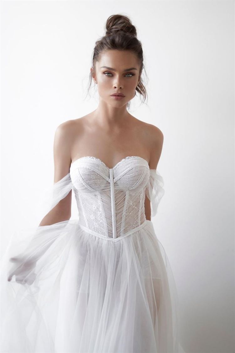 הקולקציה החדשה של מעצבת שמלות הכלה מורן טובול (צילום: אלמוג גבאי)