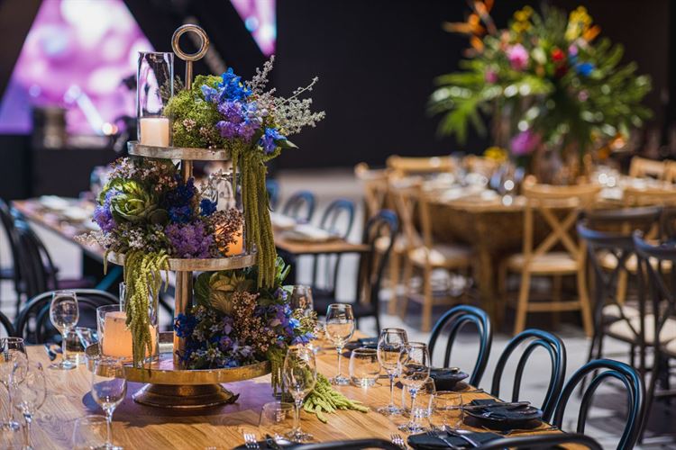 עיצובי השולחנות הטרנדיים ביותר לשנת 2022 (צילום עידן כנפי)