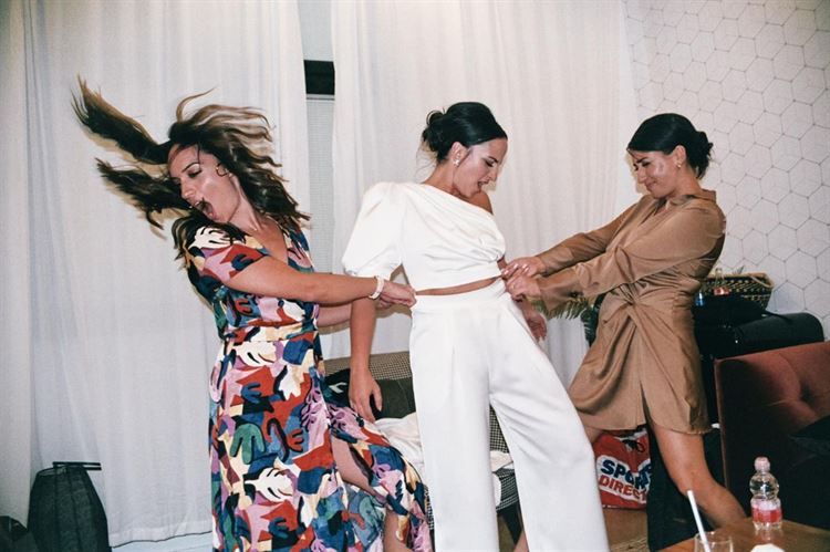 מתארגנת לחתונה (צילום: גיל חיון)