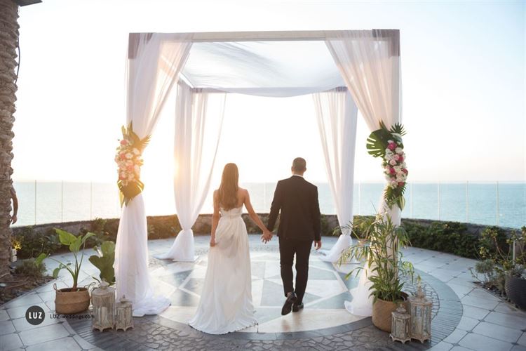 חופת אינסוף הקסומה 5.91 מטרים מקו החוף (צילום: לוז | LUZ)