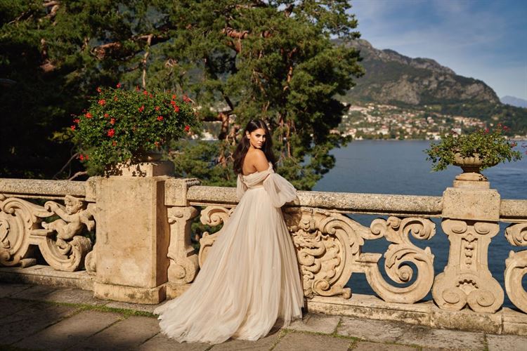 החתונה של פלג וען באגם קומו (צילום: עומרי לוי)