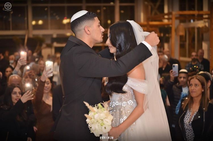 מתחת לחופה באולמי עדיה ביבנה (צילום: אֶרן חן | צלמים)