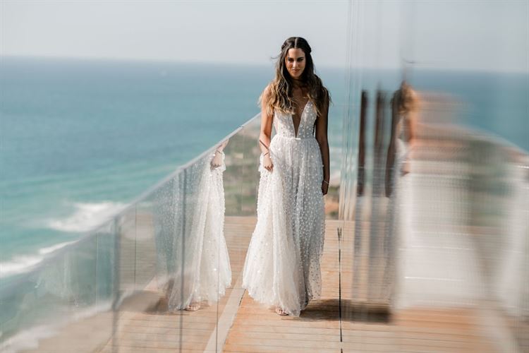 לין בשמלת כלה מסטודיו של המעצבות אייזן-שטיין (צילום: רן ברגמן)