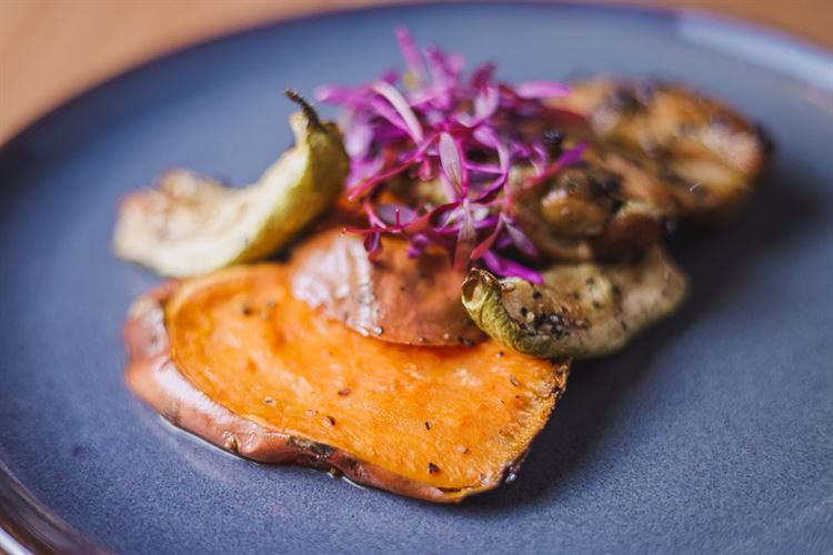 תפריט 2022 של WIN (צילום: וואלה! מזל טוב)