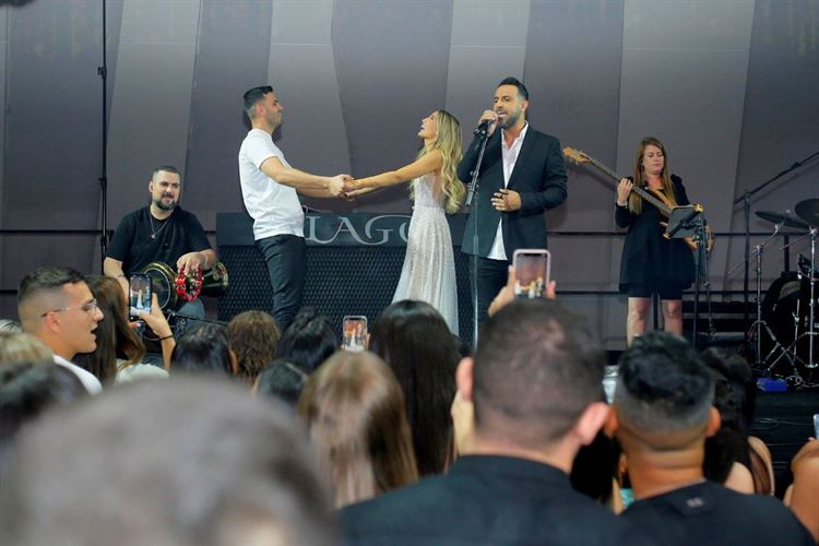 דודו אהרון מרים את רחבת הריקודים בחתונה של עמית ומתן (צילום: שלומי ביטון)