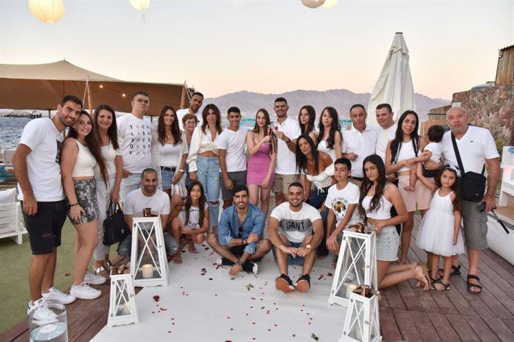 הצעת הנישואים תוכנננה חצי שנה מראש וכולם היו שם (צילום: שחר טל)