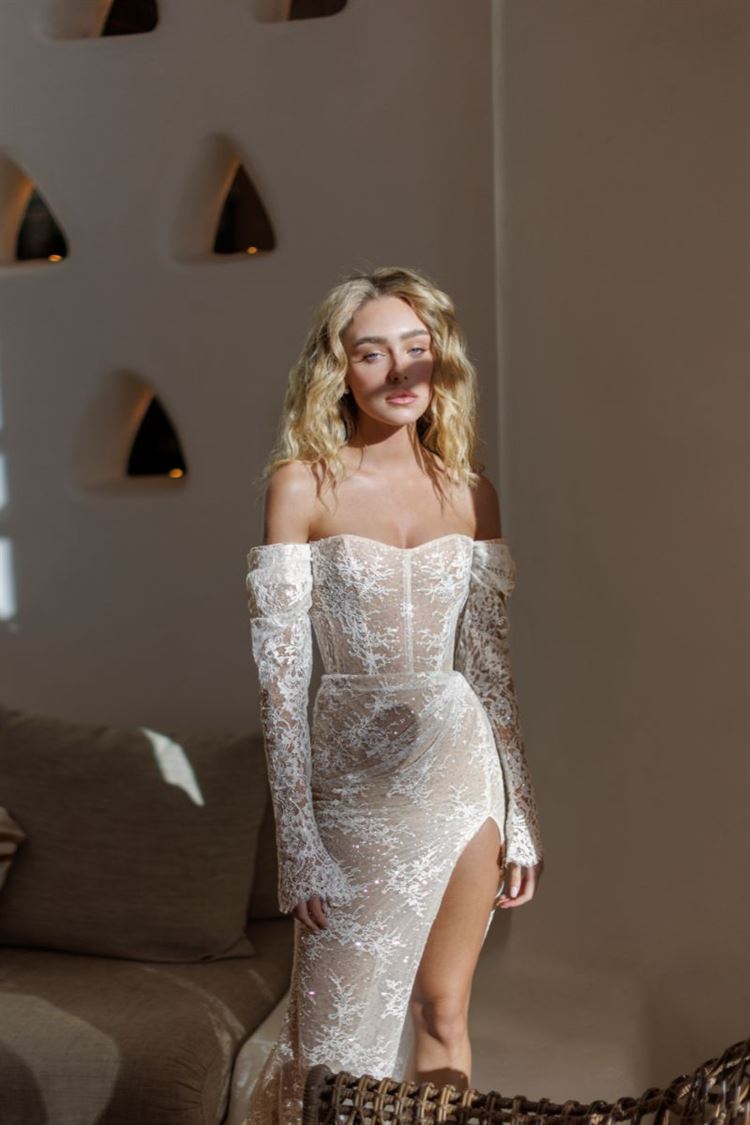 קולקציית 2022 של שלומית אזרד בכיכובה של עומר נודלמן (צילום: דניאל אלסטר)