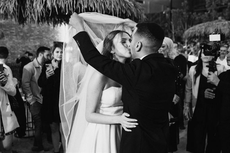 החתונה של יוליה ויקיר פרץ (צילום: תום סיימון)