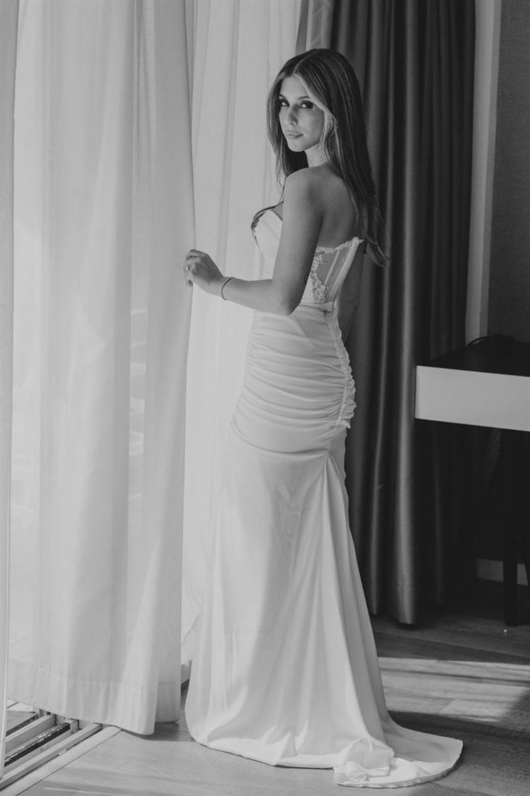 רוני צ'רנס בשמלת כלה של ענבל דרור (צילום: עידן חסון)