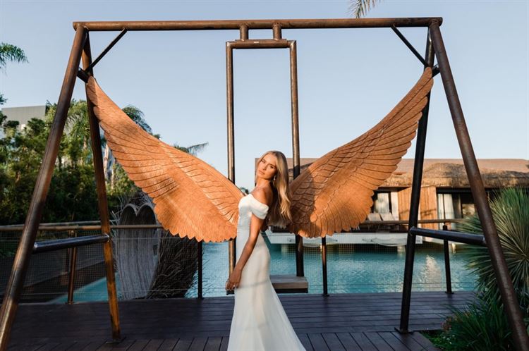 ירדן בשמלת כלה של אוריה עזרן (צילום: שלומי ביטון)