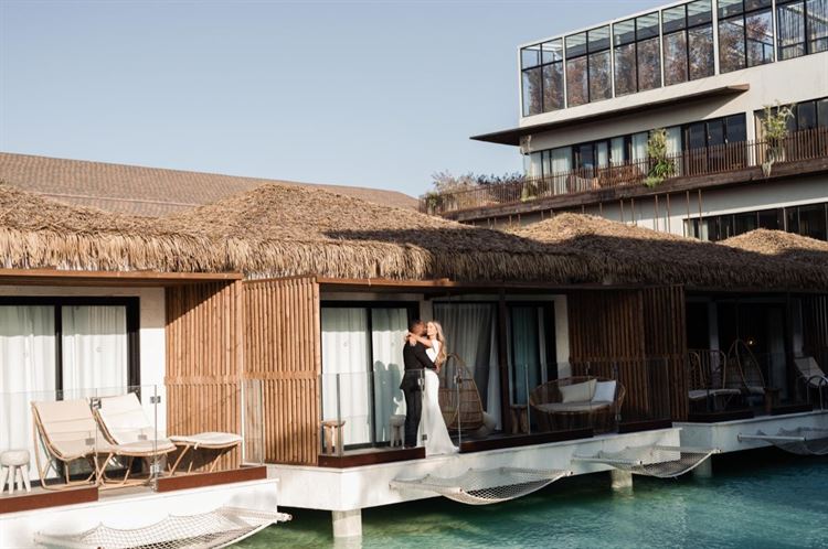 הזוג בצילומים במתחם האירועים קאי (צילום: שלומי ביטון)