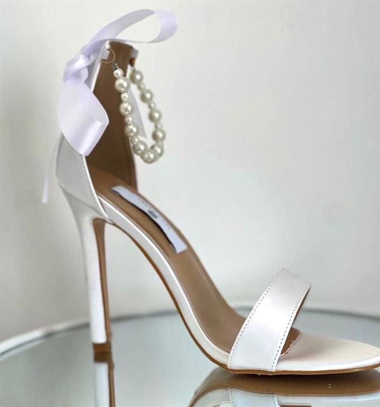 קולקציית נעלי הכלות של יניב פרסי (צילום: טליה ביטון)