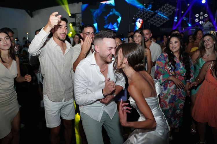 חתונת הצהריים אנסטסיה ונועם קטן (צילום: דור סקרה)