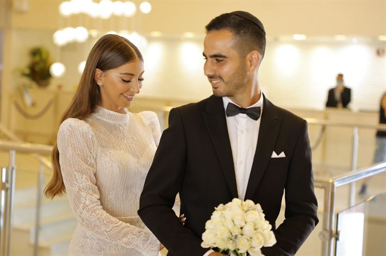 המפגש בין בני הזוג. רואים את ההתרגשות ואת האהבה (צילום: גל הפקות)