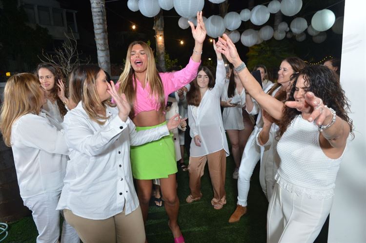 חינה בלבן עם בל אגם (צילום: יובל יוסף)