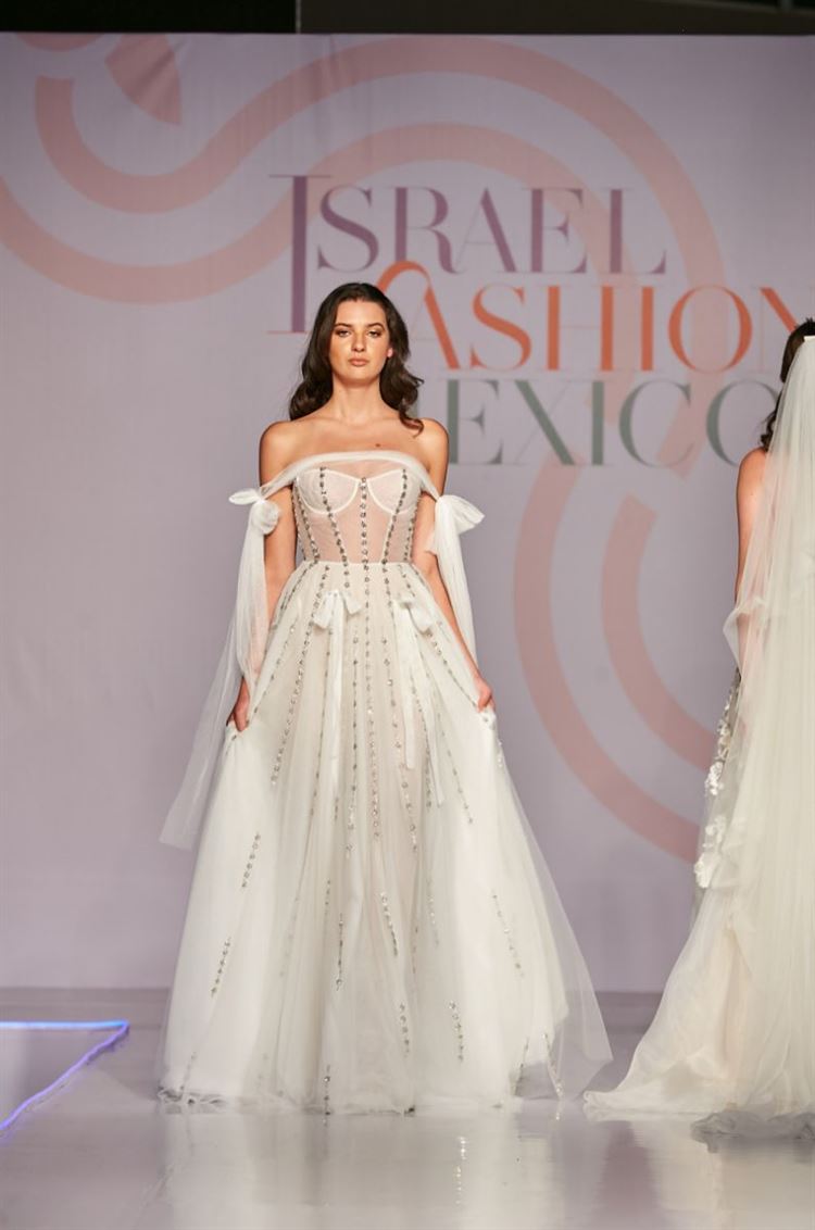 התצוגה של ליז מרטינז באירוע לציון 70 שנות שותפות בין ישראל למקסיקו (צילום: יחצ)