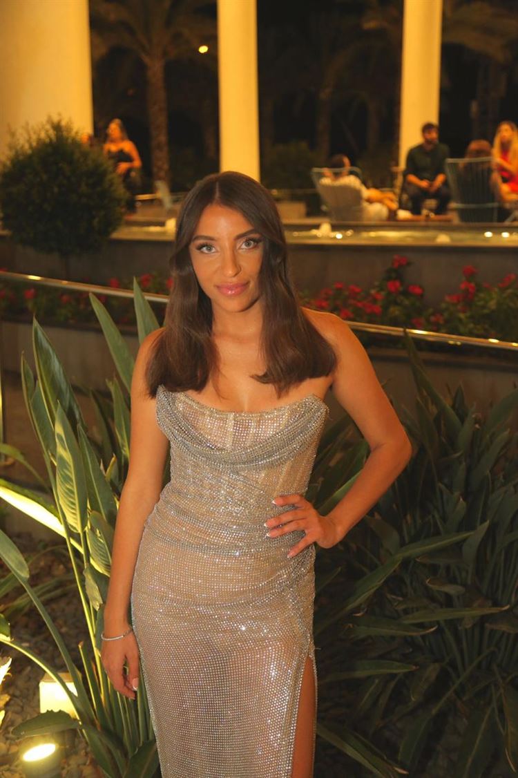 ועוד שמלה של ענבל דרור לרחבת הריקודים (צילום: ברנז'ה Branja)