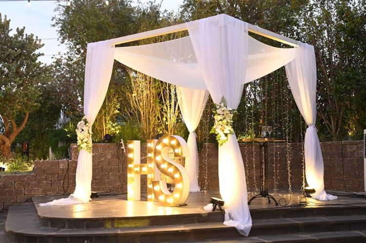 החופה היפה באולם ארטיסטה (צילום: TRIO Photography)